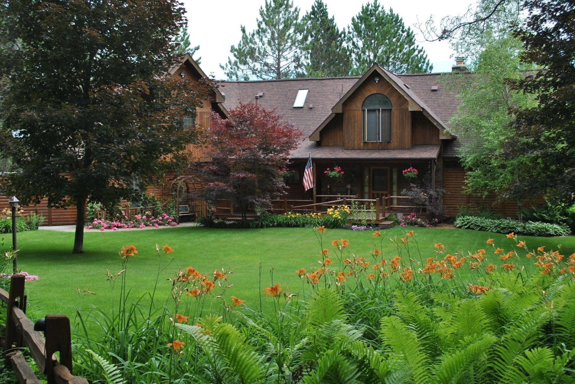 Horton Creek Inn B&B Charlevoix Exterior photo